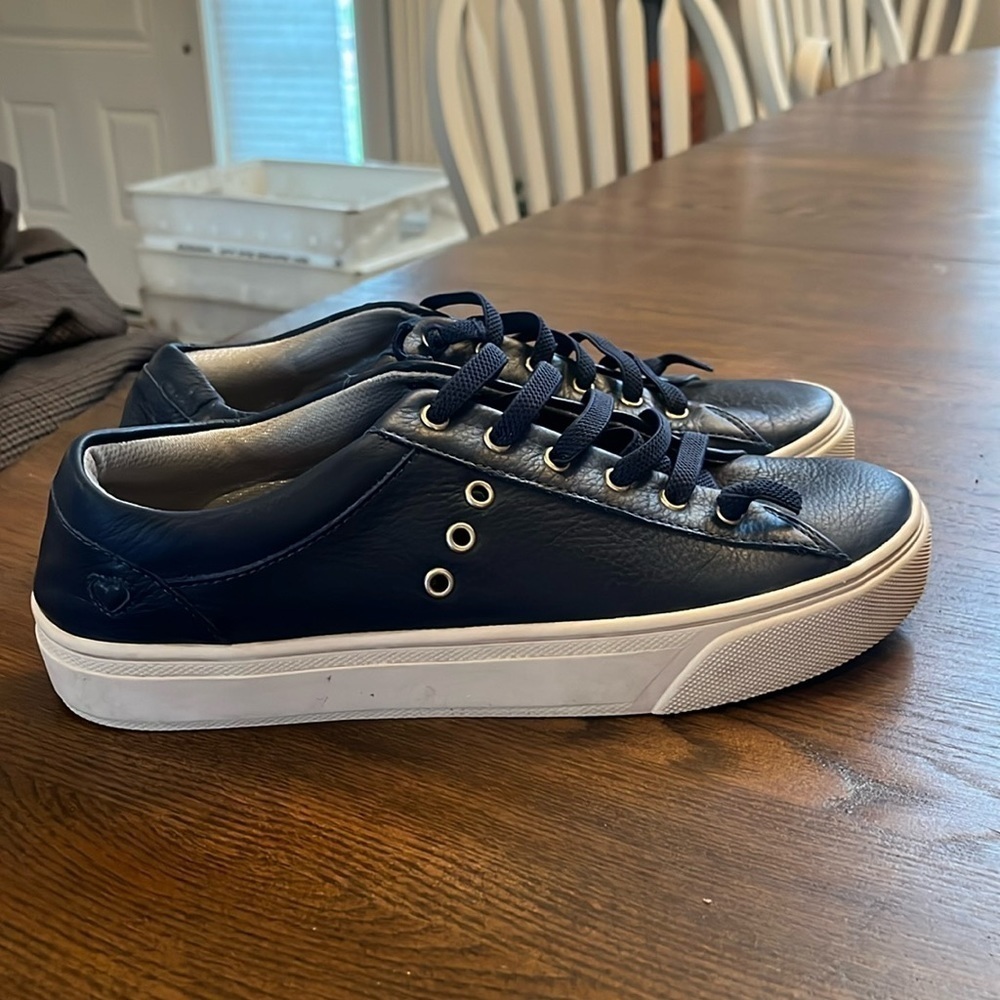 Nurse Mates align Fenton. Women size 9.5